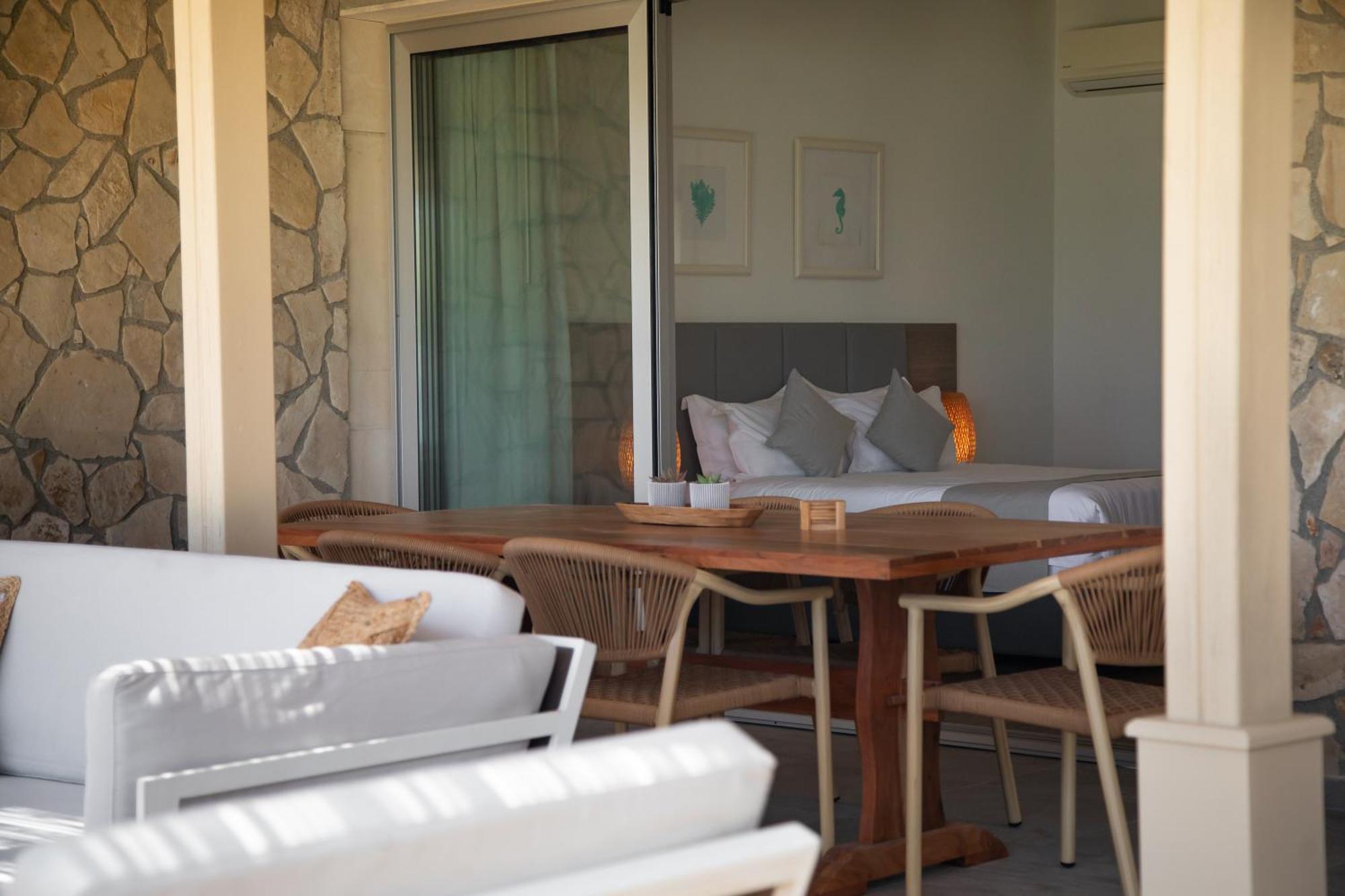 Elya Beach Luxury Suites Agios Theodoros Exterior photo